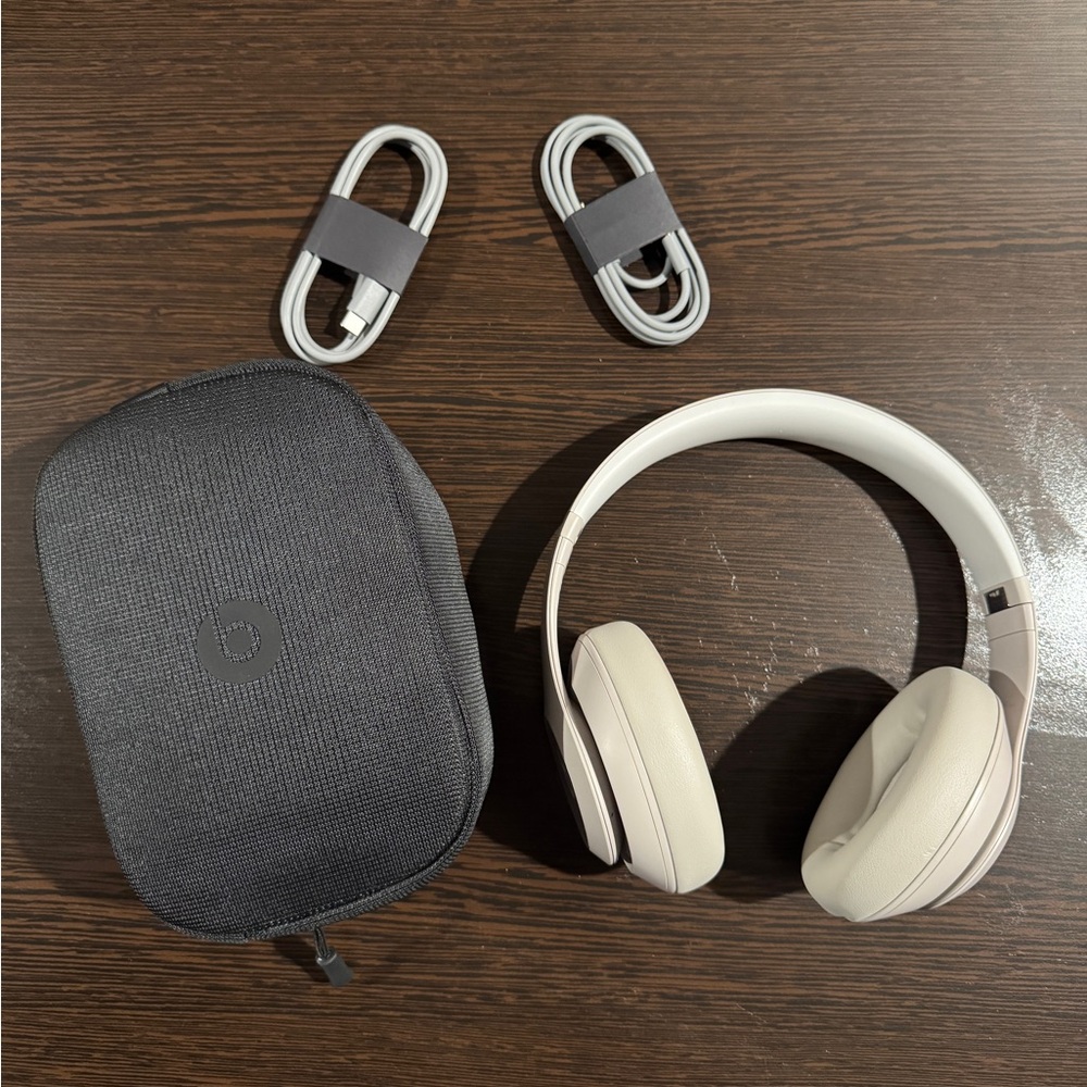 Beats Studio Pro Wireless Headphones with Case - Sandstone